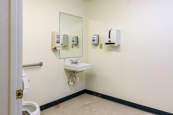 3100 N 1st St, Bloomfield, NM 87413